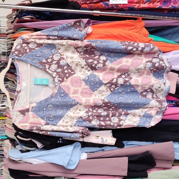 NWT MAURICES BOHO MIXED PATTERN TEE - Picture 3 of 5